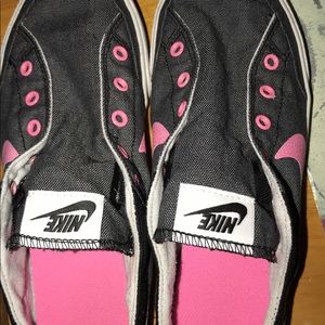 Nike Black, grey and pink sneakers with no laces